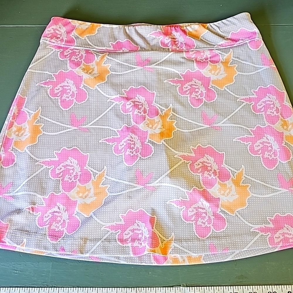 Skort tournament‎ collection.  Pink floral design. Size small. Made in In…